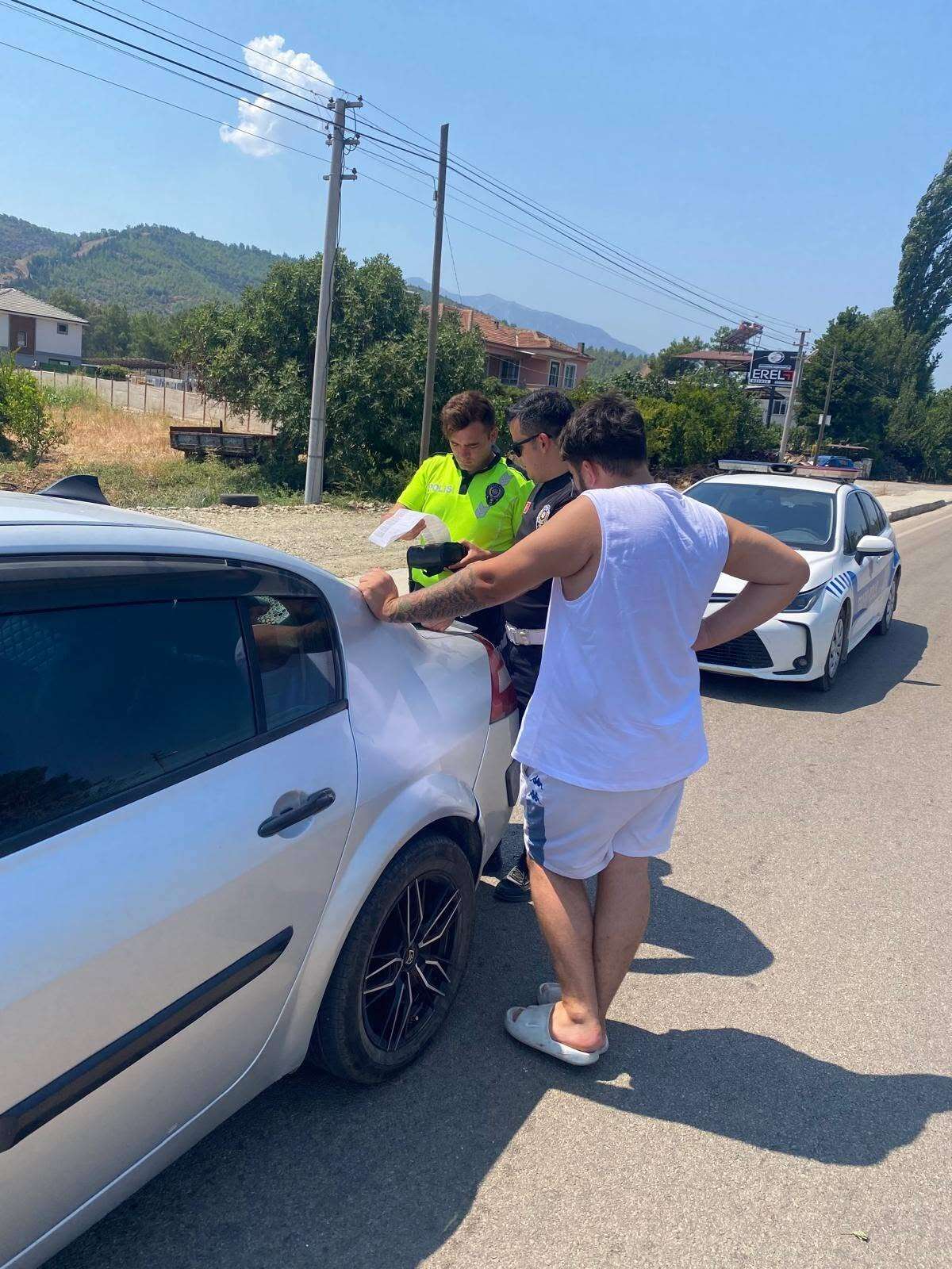 Muğla’da Araçtan Sigara İzmariti Atan Şahsa Ceza 1